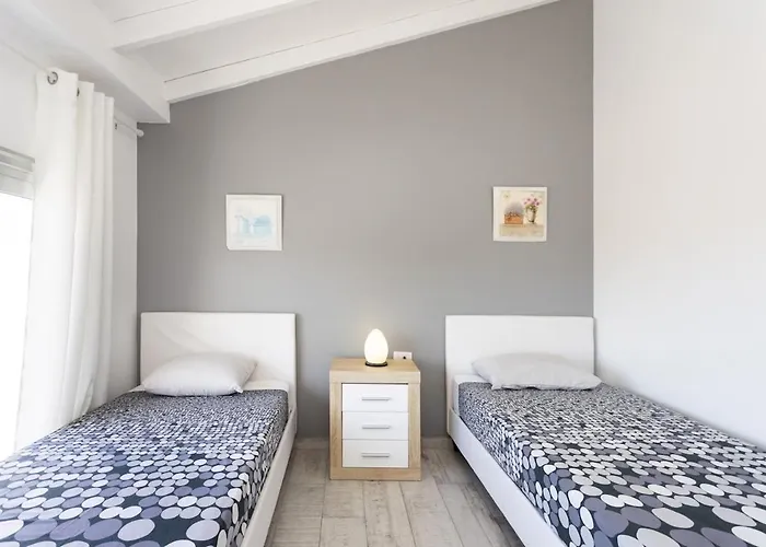 Apartment Bright & Elegant Duplex With Terrace And Pool, Just Steps From Puerto Colon Costa Adeje (Tenerife)