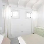 Bright & Elegant Duplex With Terrace And Pool, Just Steps From Puerto Colon 아데제