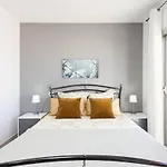 Bright & Elegant Duplex With Terrace And Pool, Just Steps From Puerto Colon