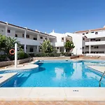 Апартаменти Bright & Elegant Duplex With Terrace And Pool, Just Steps From Puerto Colon Адехе