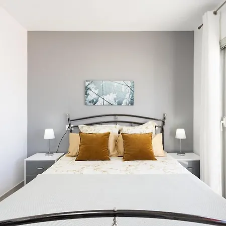 Bright&elegant Duplex With Terrace&pool, Just Steps From Puerto Colón