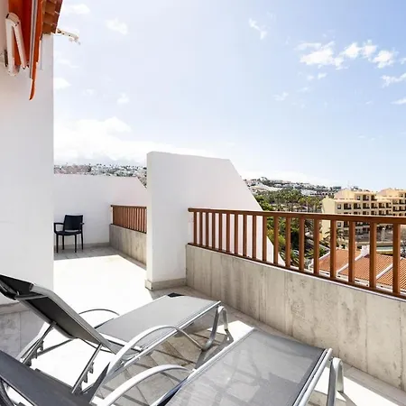 Bright & Elegant Duplex With Terrace And Pool, Just Steps From Puerto Colon
