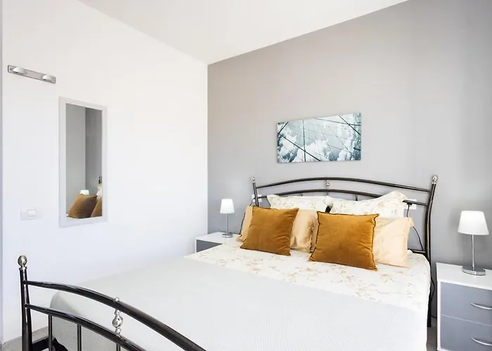 Appartamento Bright & Elegant Duplex With Terrace And Pool, Just Steps From Puerto Colon *