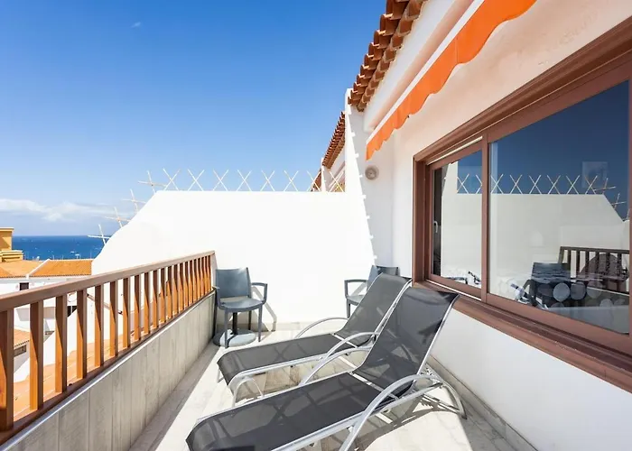 Bright & Elegant Duplex With Terrace And Pool, Just Steps From Puerto Colon Appartamento