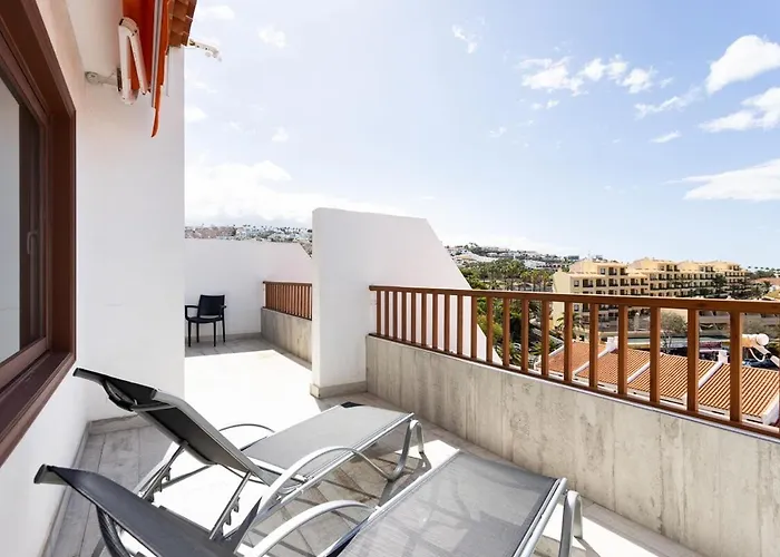 Bright & Elegant Duplex With Terrace And Pool, Just Steps From Puerto Colon